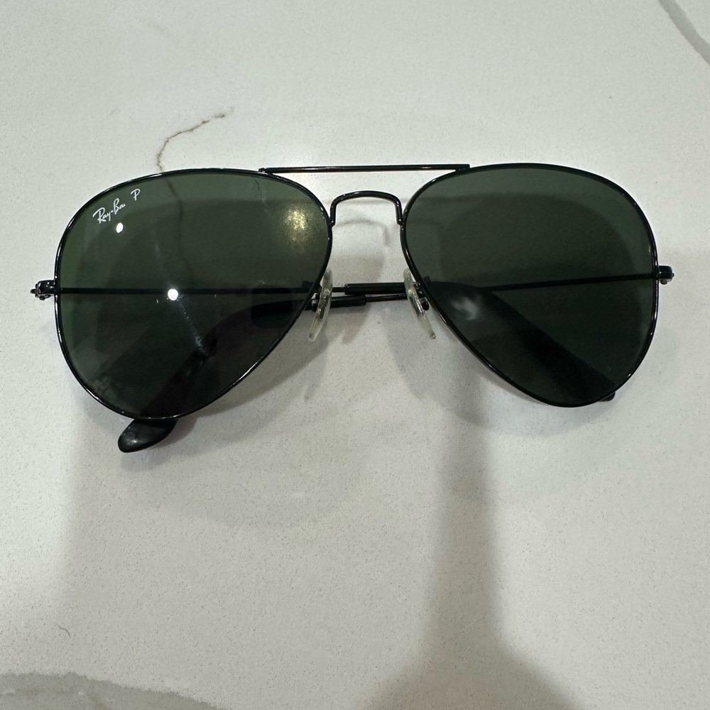 BLACK RAY BANS